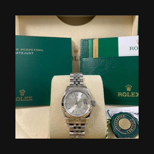 Rolex Rolex Lady-DatejustLike NEW 2017 Lady-Datejust Steel Jubilee Silver Index Dial 179174 FULL SET