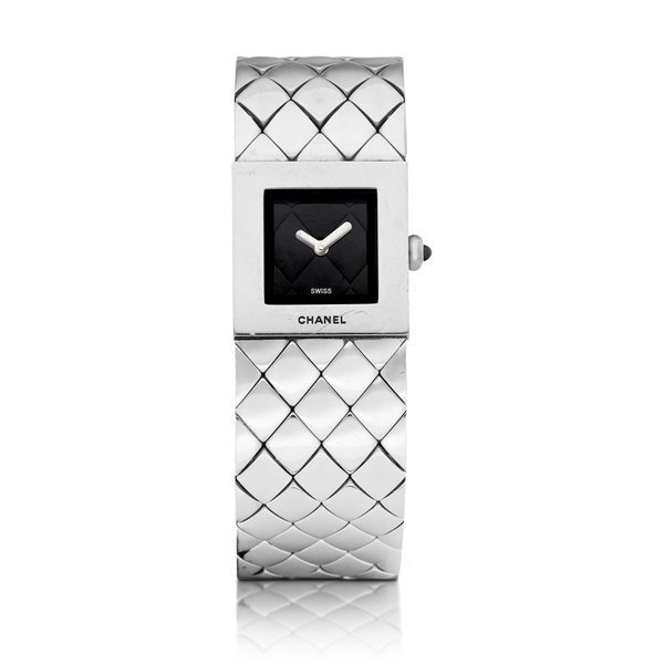 Chanel Matelassée  | A stainless steel bracelet watch, Circa 1993 | 香奈兒  | Matelassée |  精鋼鏈帶腕錶，約1993年製