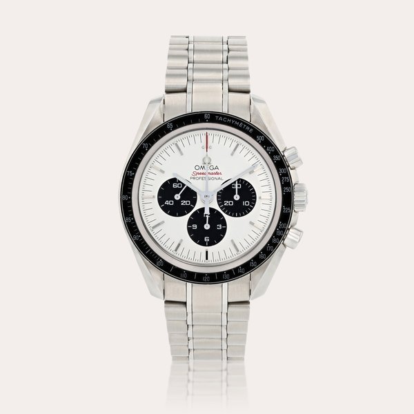 Omega Speedmaster 'Panda', a limited edition made to commemorate the Tokyo Olympic Games 2020, reference 522.30.42.30.04.001    Montre bracelet chronographe en acier |  Stainless steel chronograph wristwatch with bracelet     Vers 2019 |  Circa 2019