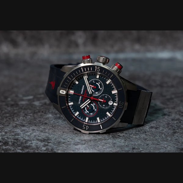 Ulysse Nardin Hammerhead Shark Limited XXX|300 Diver Chronograph Tytan 44mm/Kpl. Ref. 1503-170LE-3/93-HAMMER