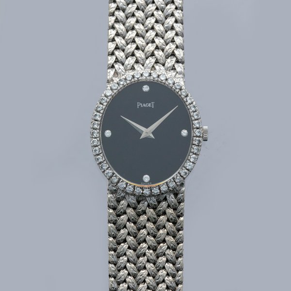 Piaget Oval 9826 D2 Ladies Diamond Set Onyx Dial 18k WG Ref. 9826D2